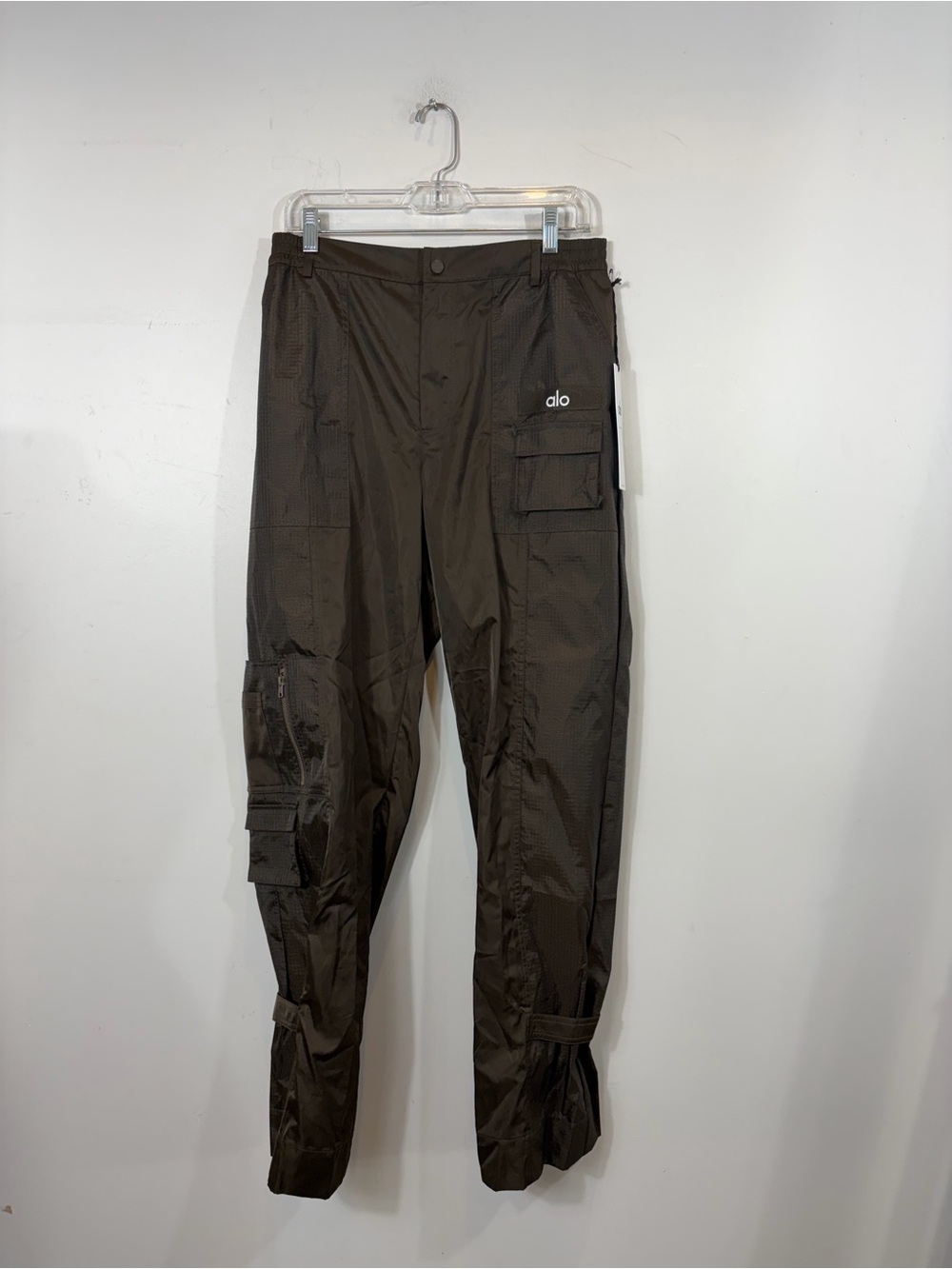 ALO Yoga Blaze Cargo Track Pants Ankle Snaps M Medium NWT Espresso Brown